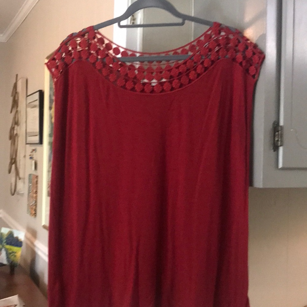 Cute yo yo lace cranberry knit top